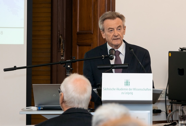 Der SAW-Präsident Hans Wiesmeth begrüßte die Teilnehmerinnen und Teilnehmer. (Foto: Swen Reichhold)